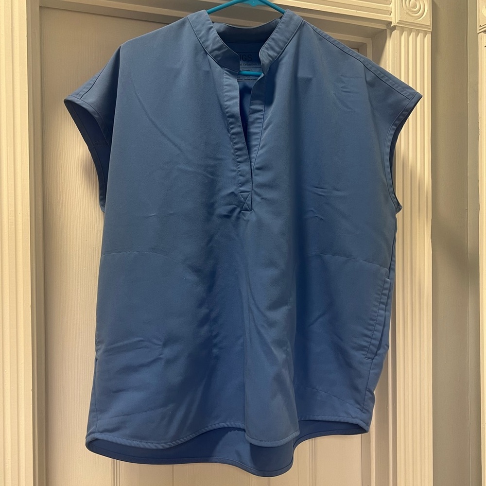 Authentic FIGS scrub top